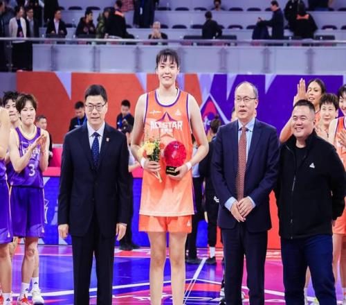 滕哈赫,嘘声中球迷,支持在心,皇冠体育app下载,皇冠体育官网,澳门皇冠体育,bet皇冠体育在线