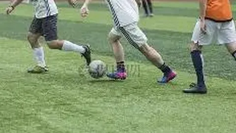 巴萨欧冠激战本菲卡，拉菲尼亚双响并送助攻，亚马尔立功，总比分4-1挺进八强